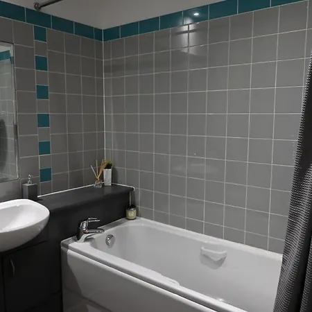 Stunning Centre Duplex Глазго