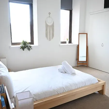 Stunning Centre Duplex *