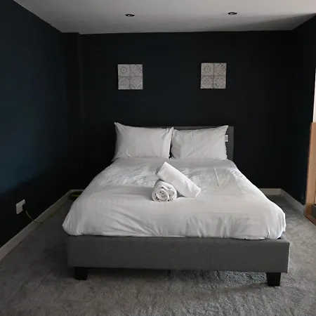 Stunning Centre Duplex *