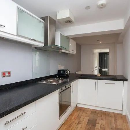 Holiday home Spacious 1 Bed In Great City Location *