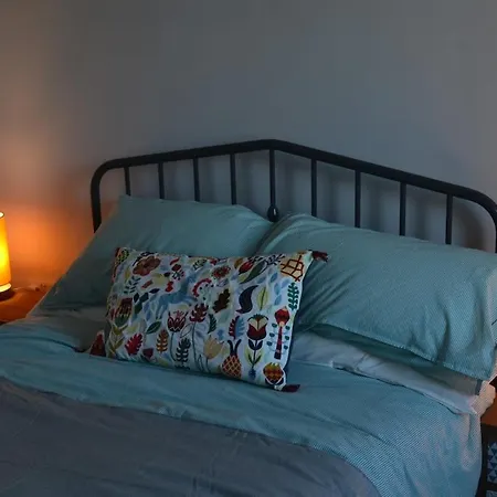 2 Bedroom Oasis In Centre *