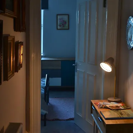 2 Bedroom Oasis In Centre