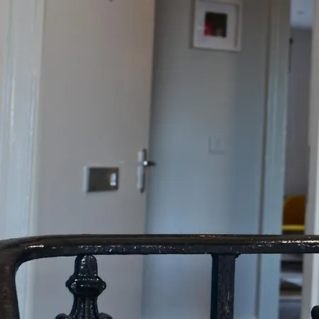 Apartment 2 Bedroom Oasis In Centre