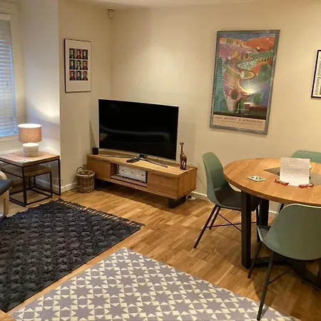 The Art Flat Woodlands * Glasgow