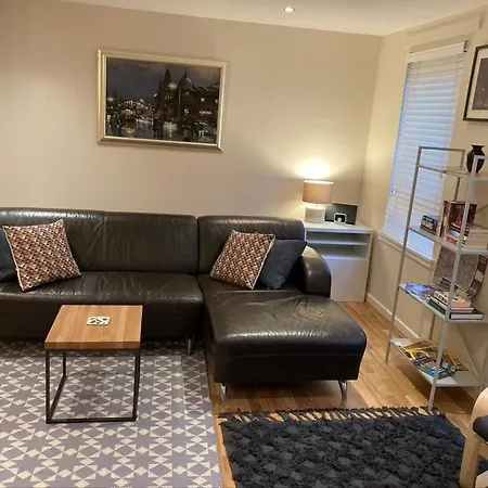 The Art Flat Woodlands Hébergement de vacances *