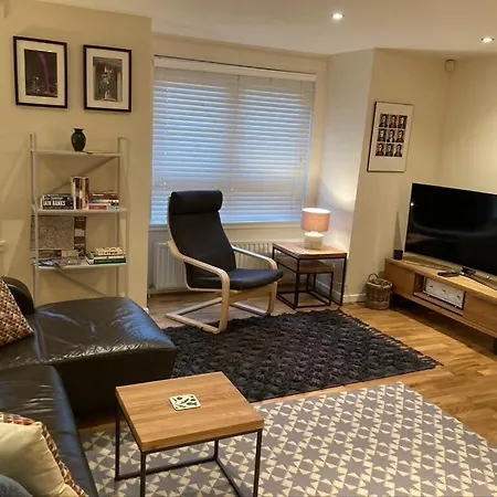 The Art Flat Woodlands * Glasgow