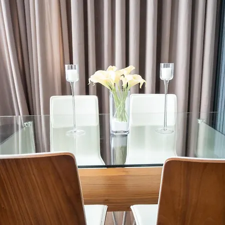 Stunning 3 Bed Penthouse In West End * Glasgow