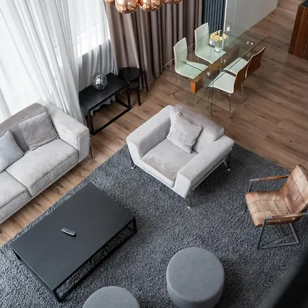 Stunning 3 Bed Penthouse In West End 公寓 *