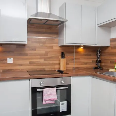 Apartment 3 Bedroom Duplex With Free Parking Glasgow