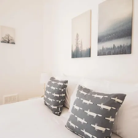 Stunning 3 Bed Flat In The Heart Of The West End Hébergement de vacances *