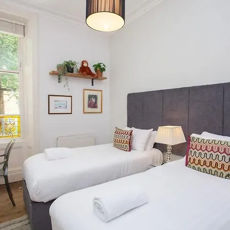 Lovely Flat In Ideal Location グラスゴー