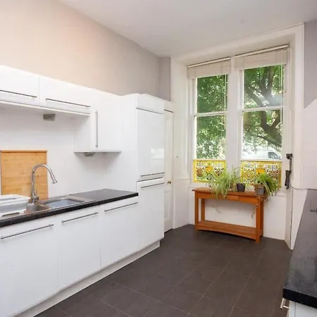 Apartment Lovely Flat In Ideal Location