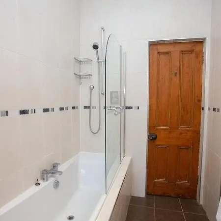 Lovely Flat In Ideal Location Apartment *