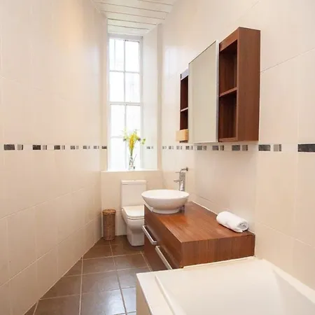 Lovely Flat In Ideal Location グラスゴー