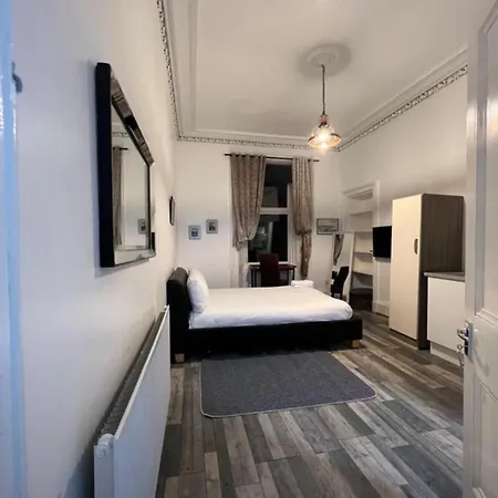 Aparthotel Queens Park