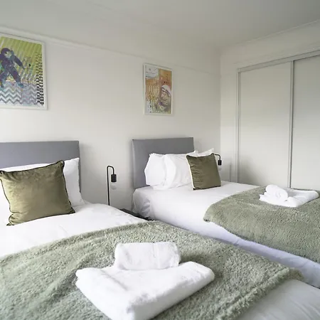 Dunalastair Apartment *