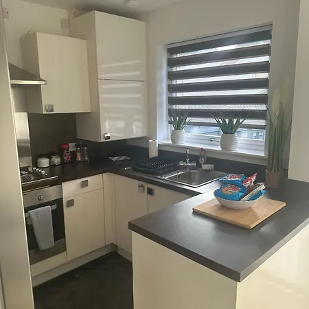 Apartment Black Daisy Glasgow