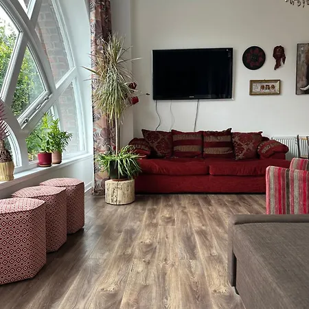 Stunning 2 Bedroom *