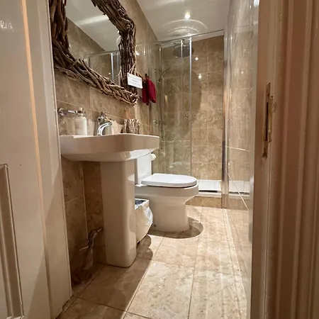 The West Highland Way 5* Glasgow