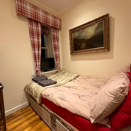 The West Highland Way Hotel And Campground Rooms And Pitches Glasgow