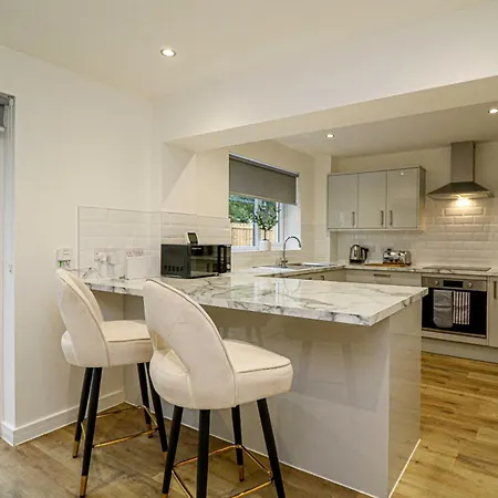 Wyndford Riverside House Holiday home *