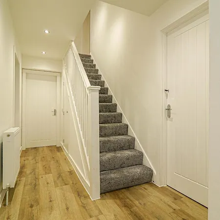 Wyndford Riverside House Holiday home *