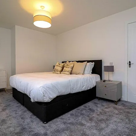 Wyndford Riverside House Holiday home *