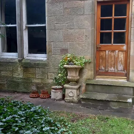 Newhall Apartament *