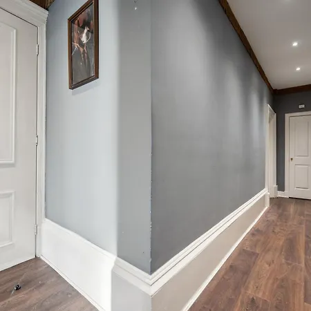Grand 2 Bed West End גלאזגו