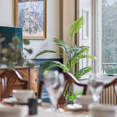 Grand 2 Bed West End アパート