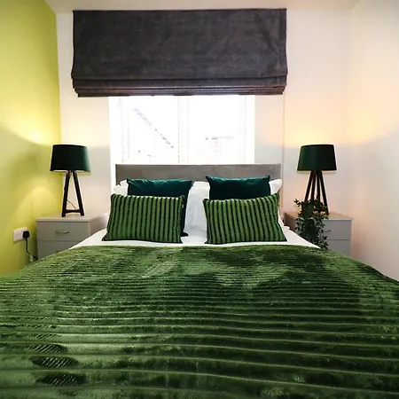 Signature - Norfolk House Apartment