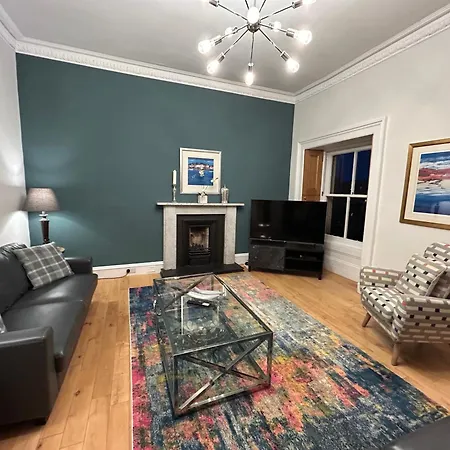 Principal - Crown Circus Duplex Apartment Glasgow