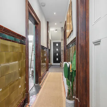 Villa Extravagant 6 Bed Victorian Townhouse With Hot Tub Glasgow