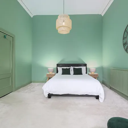 Willa Extravagant 6 Bed Victorian Townhouse With Hot Tub *