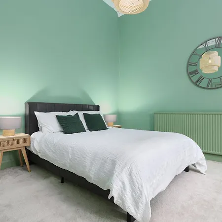 Extravagant 6 Bed Victorian Townhouse With Hot Tub Villa *