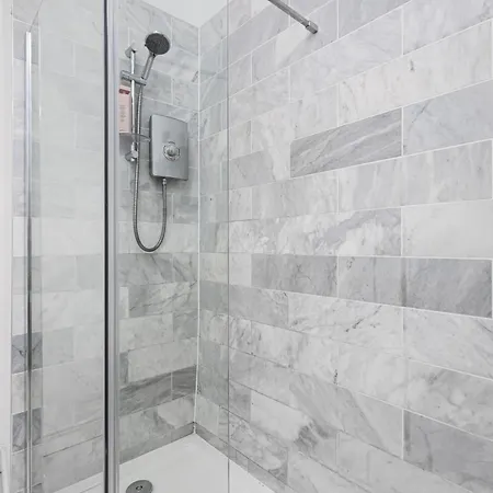 Extravagant 6 Bed Victorian Townhouse With Hot Tub 别墅