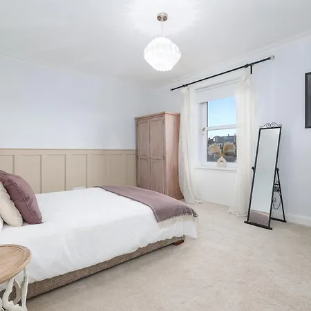 Villa Extravagant 6 Bed Victorian Townhouse With Hot Tub Glasgow