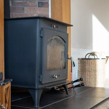Extravagant 6 Bed Victorian Townhouse With Hot Tub *