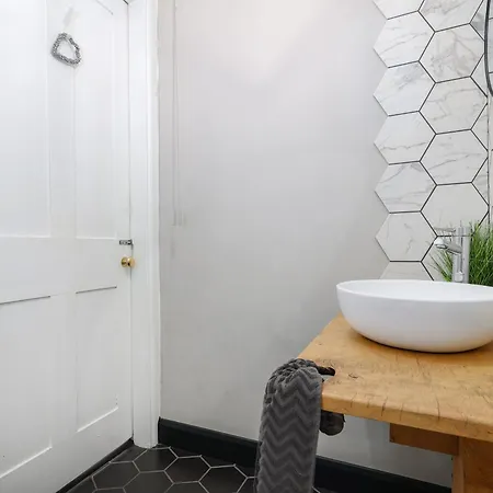 Extravagant 6 Bed Victorian Townhouse With Hot Tub 别墅 格拉斯哥