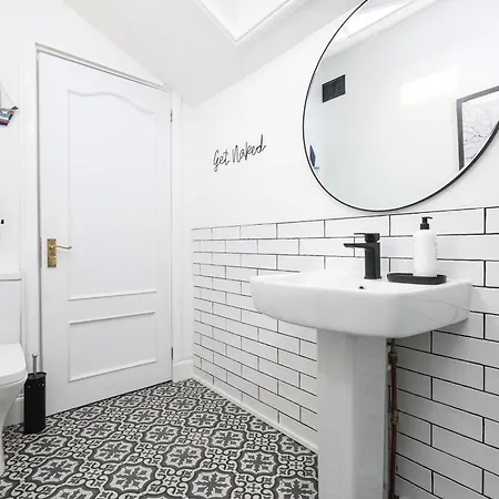 Extravagant 6 Bed Victorian Townhouse With Hot Tub Villa Glasgow