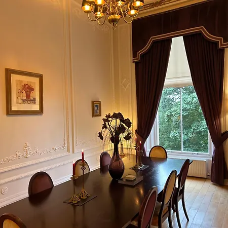 Grand In The Park Apartment