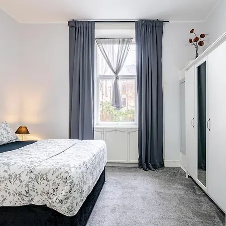 Stunning Ground Floor Flat In Southside. 글라스고
