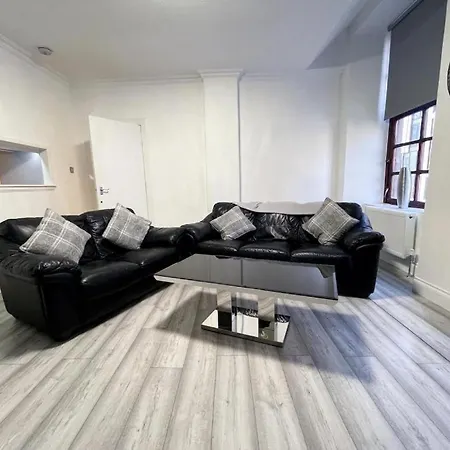 2 Bed In Centre! Apartment *