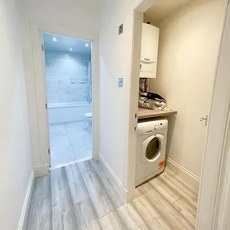 Apartment 2 Bed In Centre! *