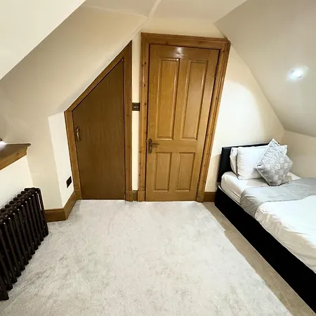 2-bed Sleeps 4 10 Mins To Centre Ferienhaus