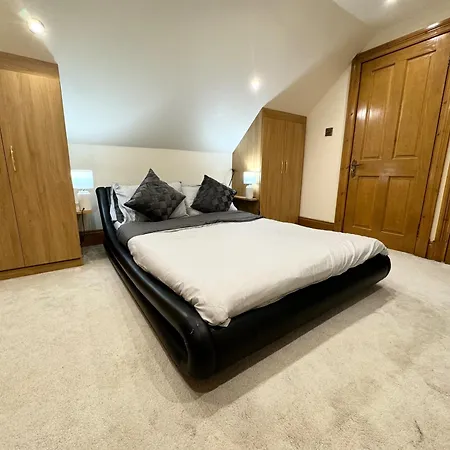 2-bed Sleeps 4 10 Mins To Centre *