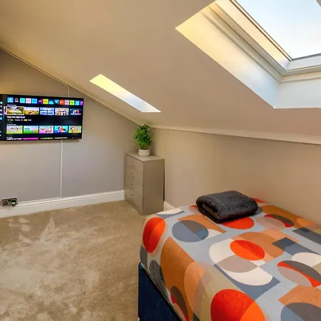 Holiday home Cosy 4 Bedroom In - Free Parking Glasgow