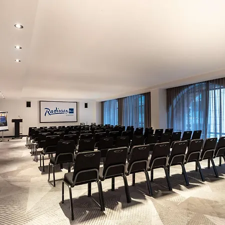 Radisson Blu Hotel, 4*