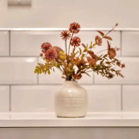 Modern 2 Bed Flat With Free Parking Glasgow