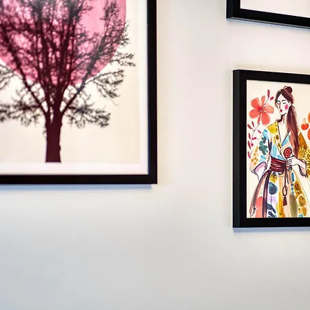 Modern 2 Bed Flat With Free Parking * Glasgow